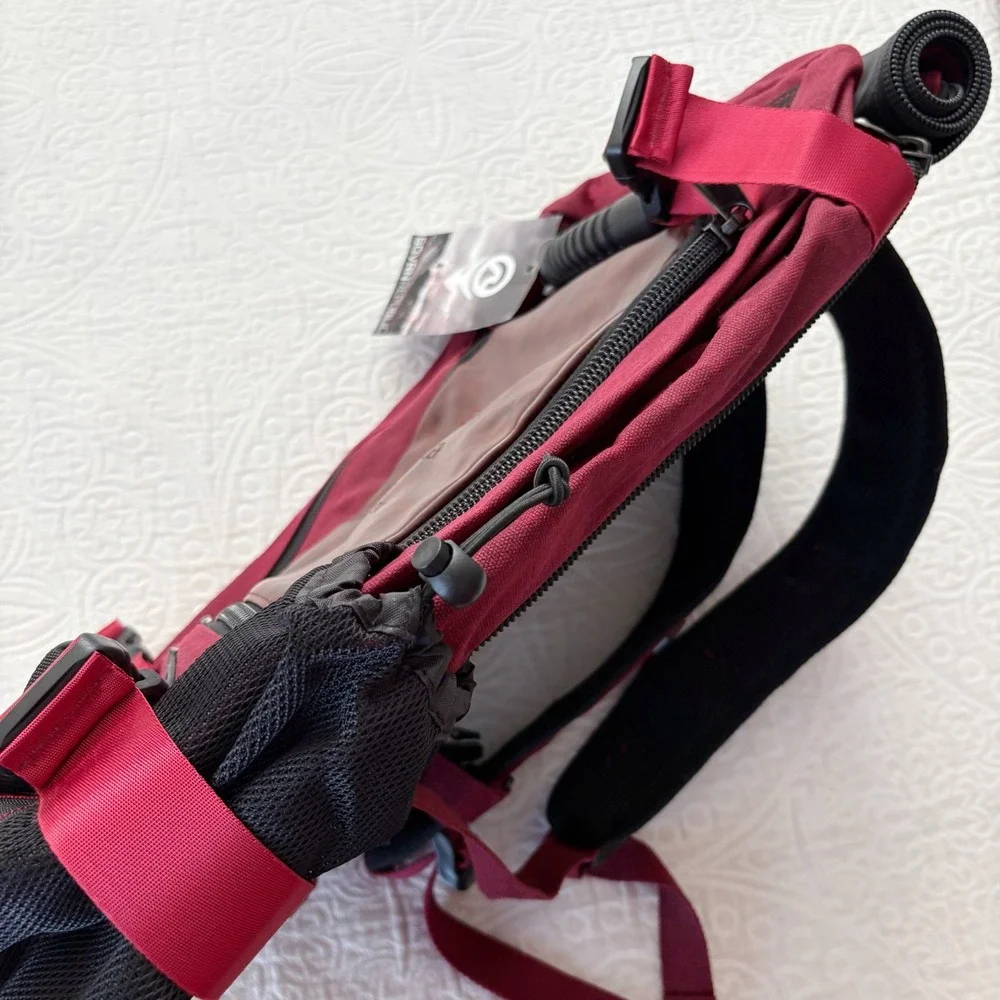 SOVRN REPUBLIC 30L Drifter 2.0‎ Convertible Duffle / Backpack, Burgundy